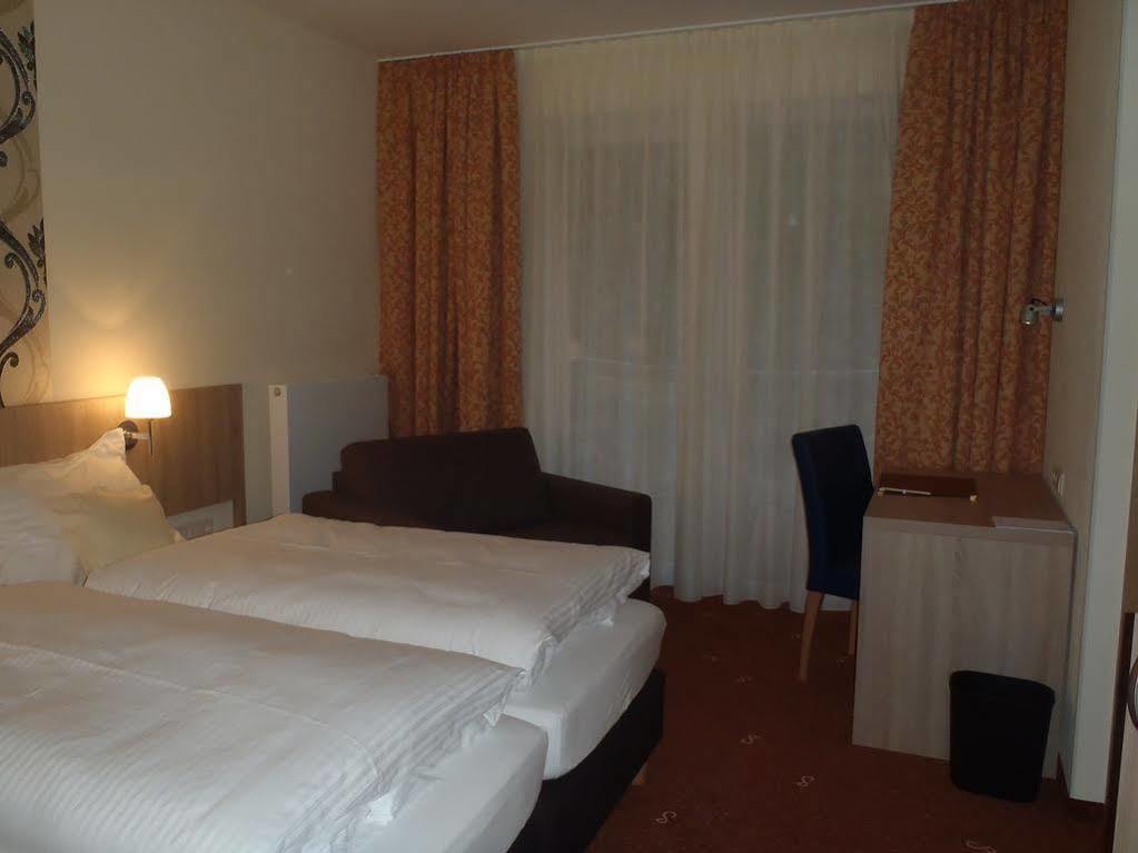 Schade'S Wohlfuehlhotel Selb Exterior foto