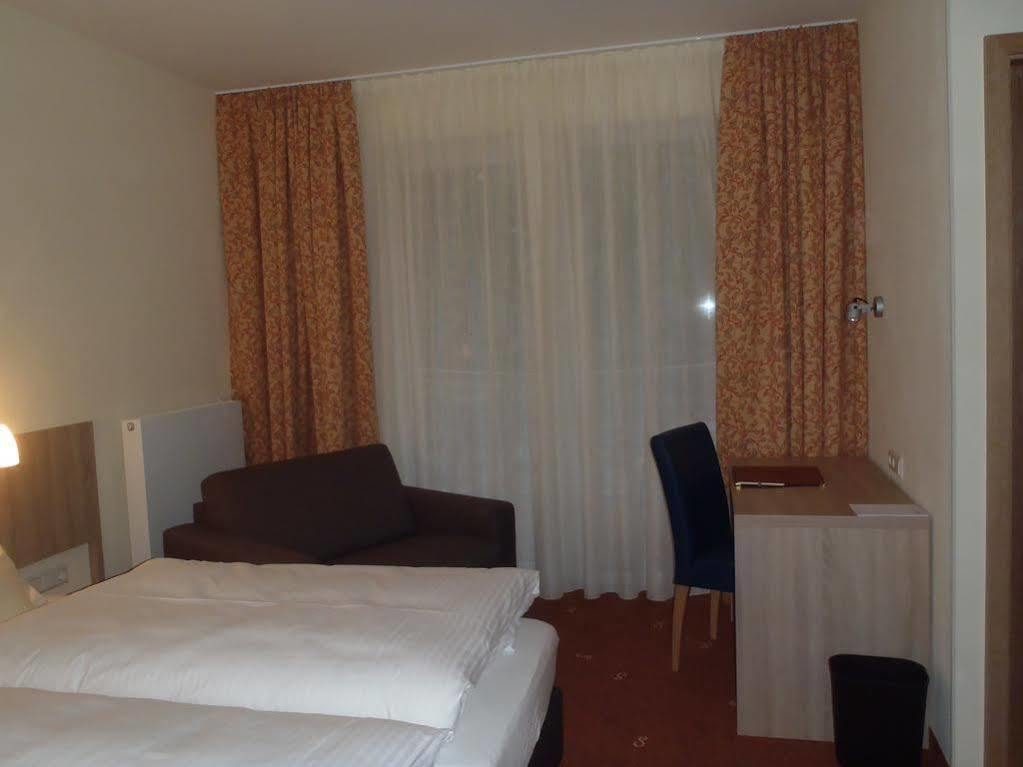 Schade'S Wohlfuehlhotel Selb Exterior foto